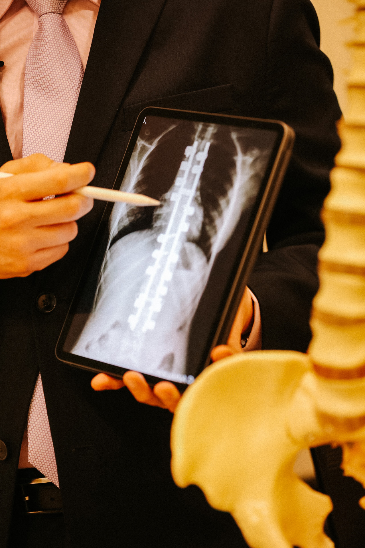 Redes Piero Perrone Piero Perrone, Cirujano de Columna, Ortopeda, Traumatólogo. Galería 360, Spine Center, República Dominicana, Santo Domingo.